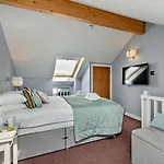 1 Bed In Penrith Oc-90300 *